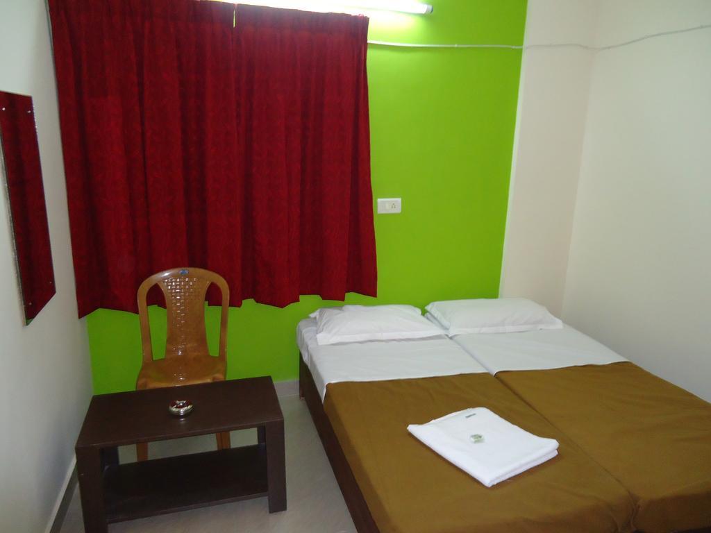 העיר בנגלור Maple Inn Budget Hotel מראה חיצוני תמונה
