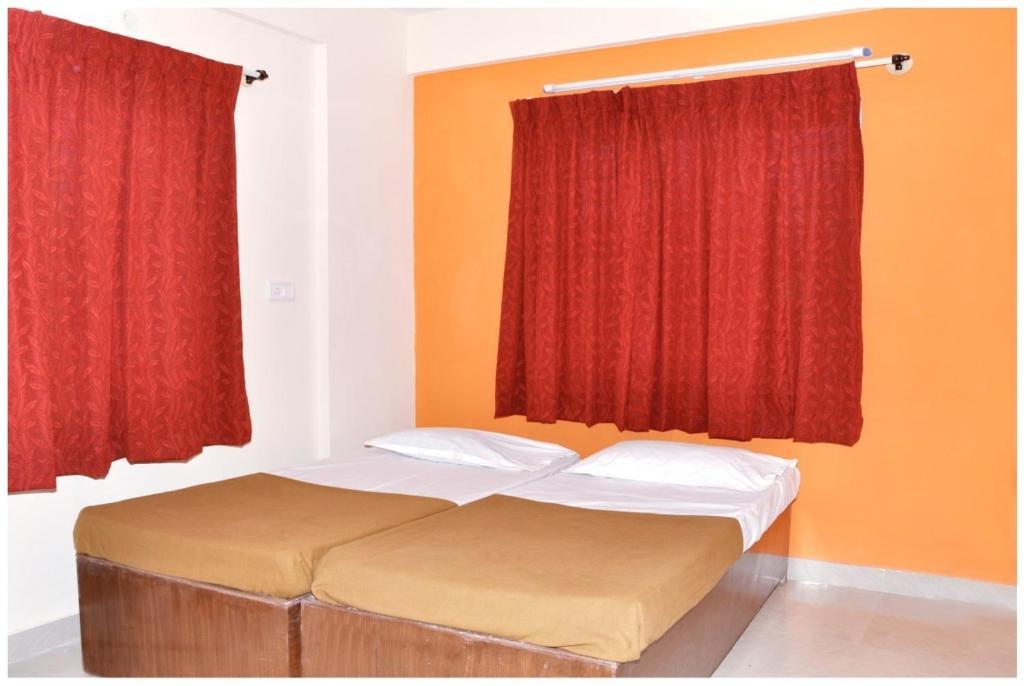 העיר בנגלור Maple Inn Budget Hotel מראה חיצוני תמונה